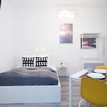 Modern Studio Apartment At Convenient Location