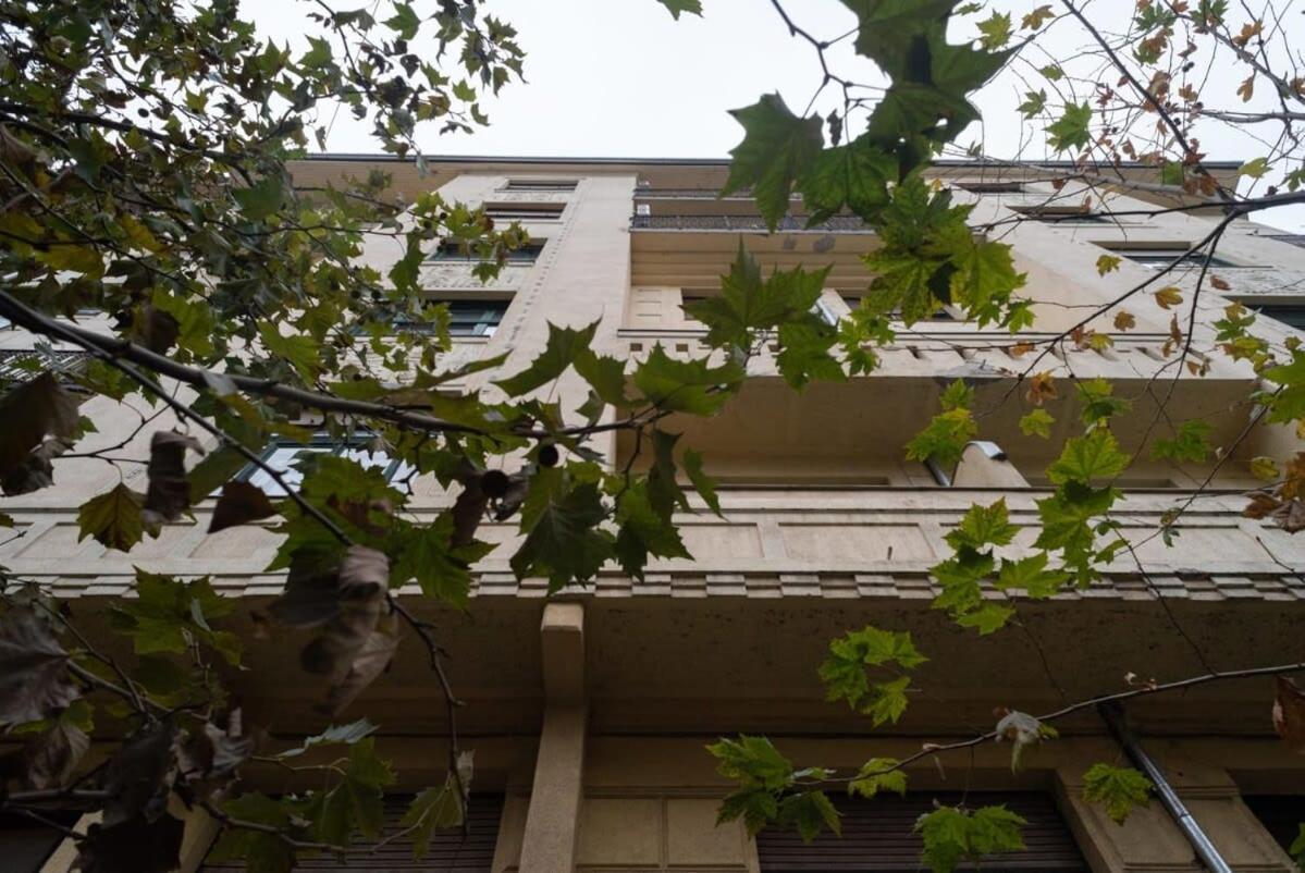 Modern At Convenient Location Apartamento *
